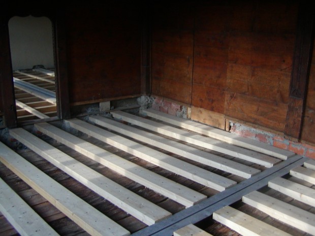 L’estradosso strutturale del solaio della “stanza a baule” dopo il consolidamento