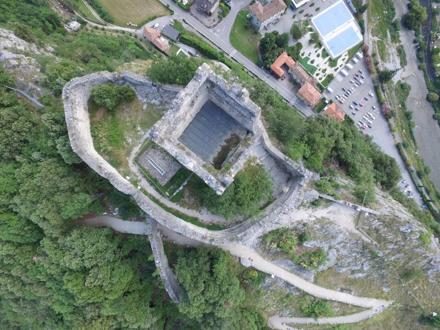 Vista zenitale della torre Renghena ripresa dal drone utilizzato per i rilievi