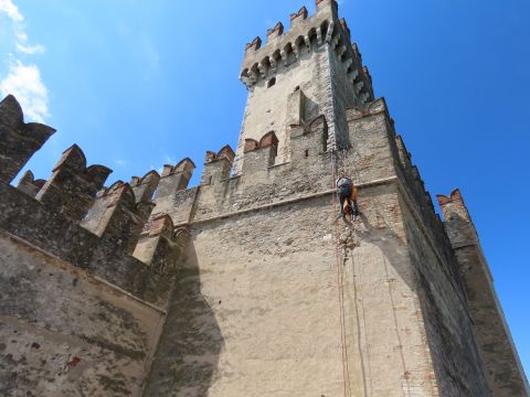 Valutazione della Vulnerabilit&agrave; Sismica del Castello di Sirmione (BS)