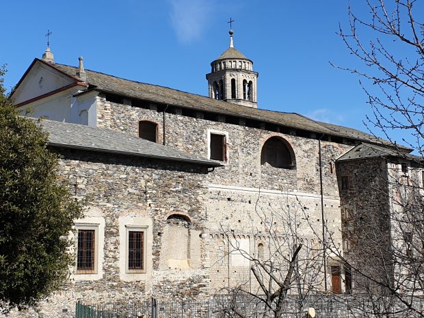 Analisi diagnostica e classificazione strutturale delle coperture lignee della Chiesa di San Vincenzo a Gravedona Analisi diagnostica e classificazione strutturale delle coperture lignee della Chiesa di San Vincenzo a Gravedona