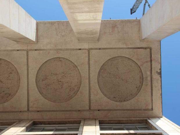 campate dell'intradosso del portico con finitura a marmorino