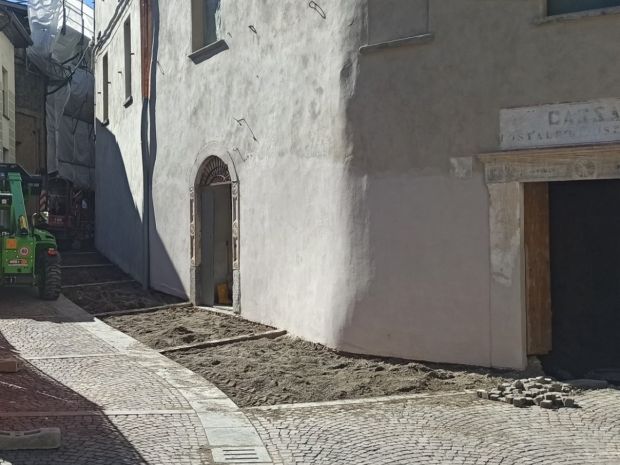 disfacimento pavimentazione in porfido