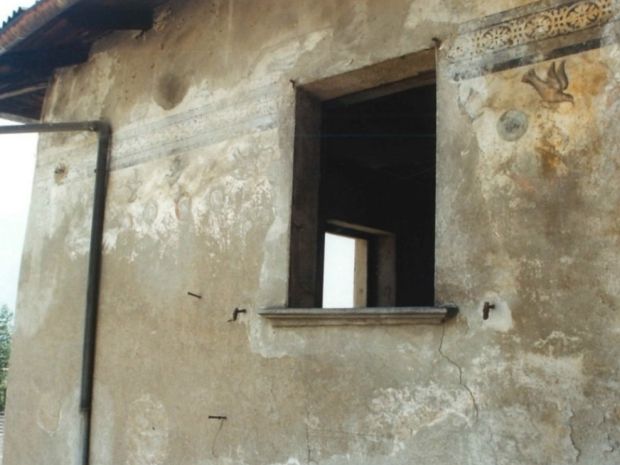 fascia sottogronda affrescata, prospetto nord est
